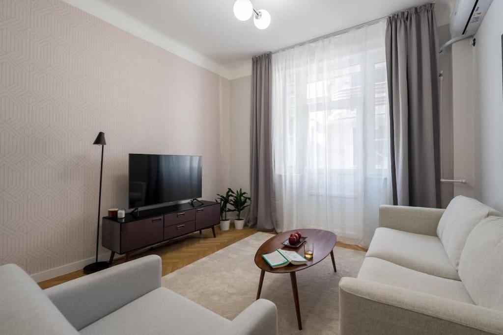 Exquisite Art Deco 2Br Apartment Prime Location Bucharest Luaran gambar